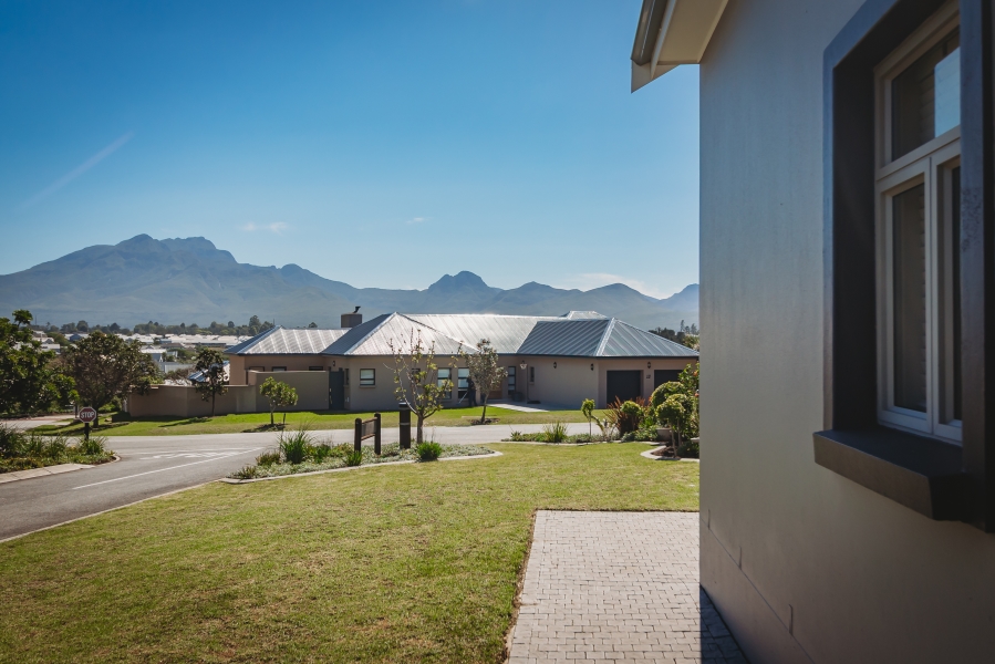 4 Bedroom Property for Sale in Kraaibosch Manor Western Cape